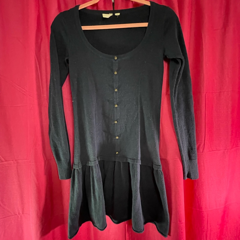 Cute dark blue dress long sleeved. Perfect for any occasion size small women’s.